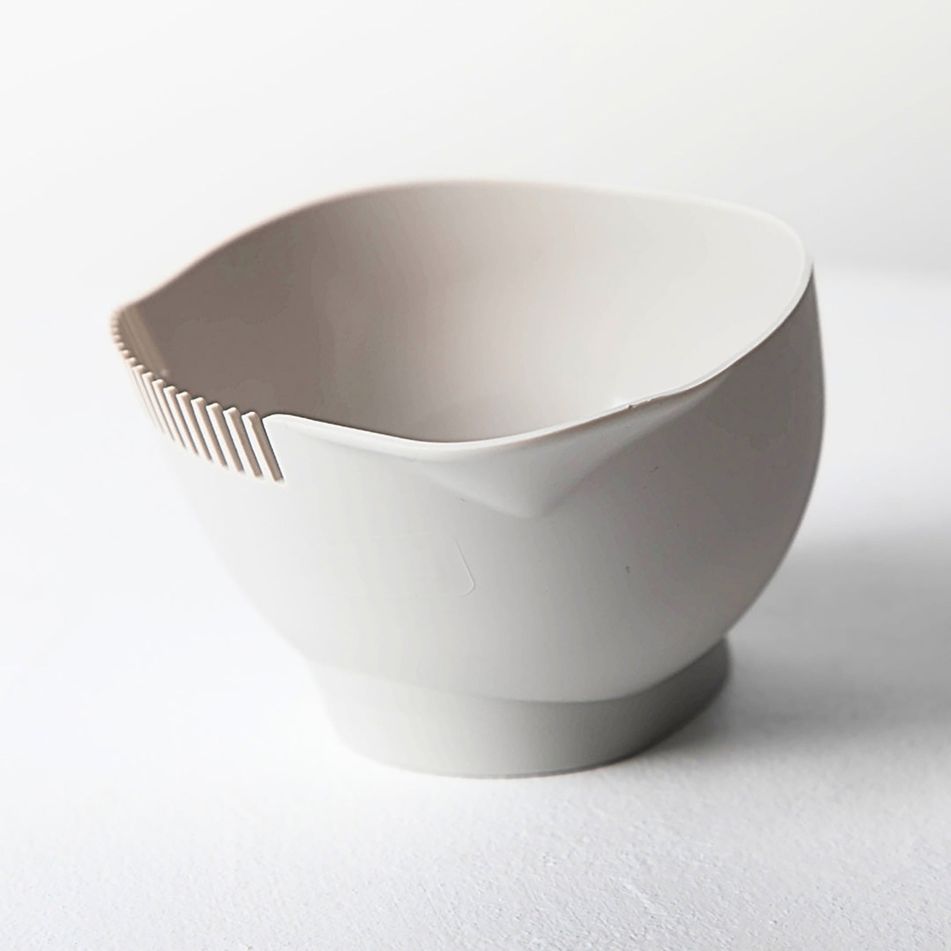 Hello Bleach Deep Tint Bowl With Teeth Ivory
