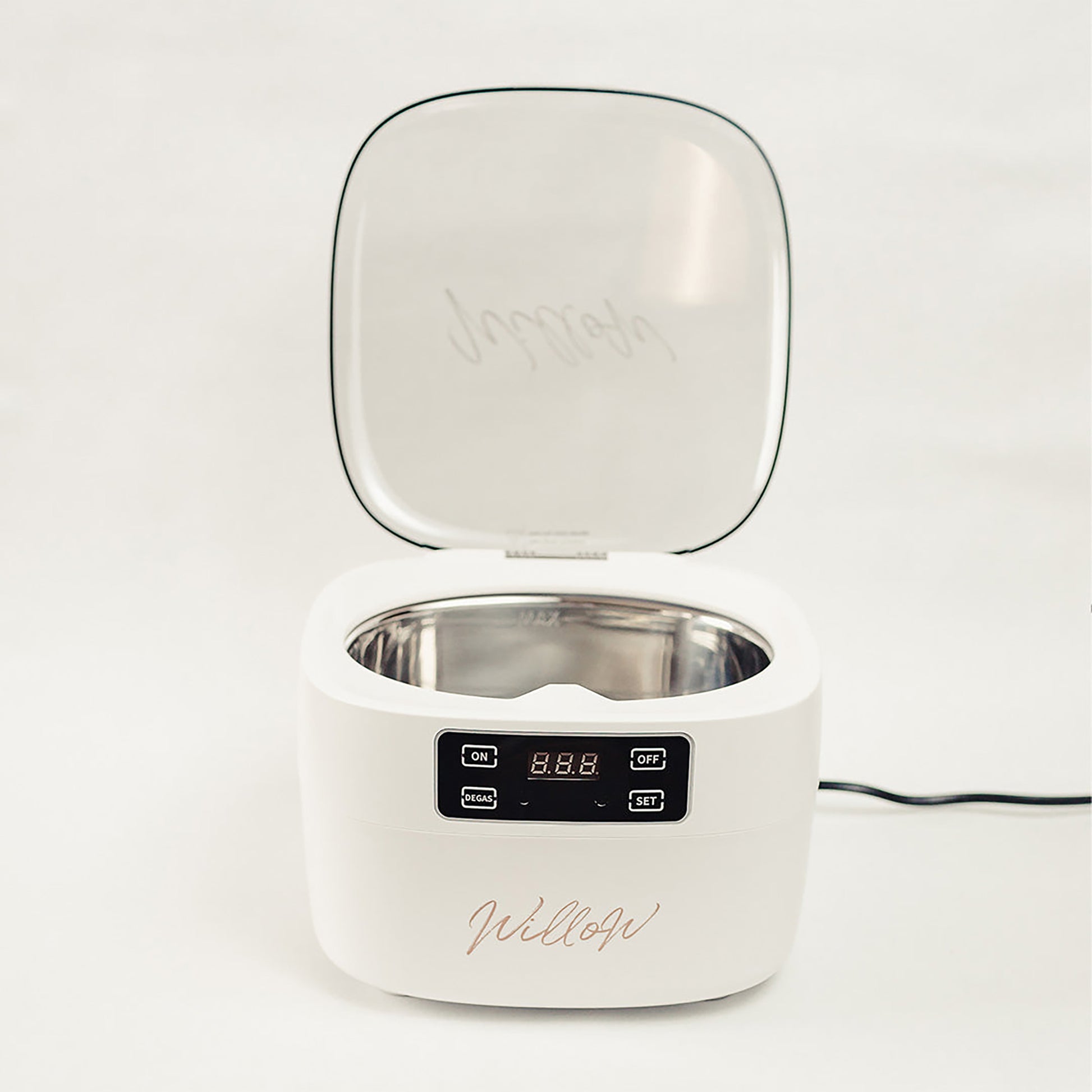 Willow Ultra Cleanse White & Nude Cleaning Machine