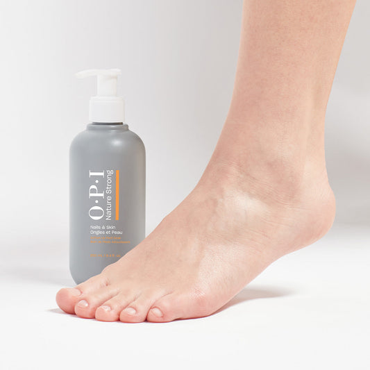 OPI Nature Strong Skincare Soften Up Pedi Soak 250ml